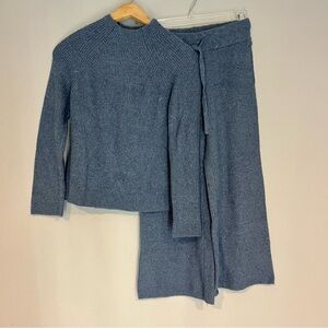 Free Assembly woman’s XS knit blue sweater set